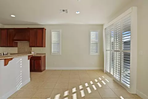 Living - 2479 Redbud Way, Manteca, CA 95336 photo 2 of 8