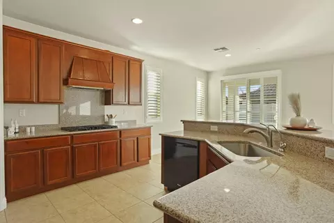 Kitchen - 2479 Redbud Way, Manteca, CA 95336 photo 2 of 6