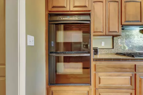 Kitchen - 11745 Rainbow Rd, Grass Valley, CA 95949 photo 5 of 9