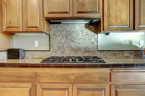 Kitchen - 11745 Rainbow Rd, Grass Valley, CA 95949 photo 8 of 9