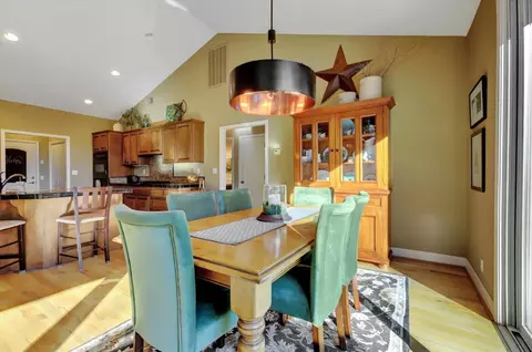 Dining - 11745 Rainbow Rd, Grass Valley, CA 95949 photo 1 of 4
