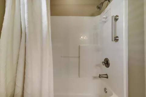 Bath - 11745 Rainbow Rd, Grass Valley, CA 95949 photo 3 of 7