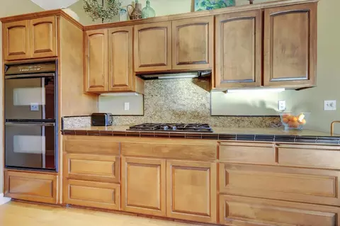 Kitchen - 11745 Rainbow Rd, Grass Valley, CA 95949 photo 3 of 9