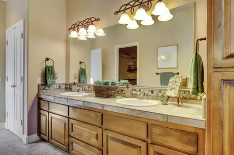 Bath - 11745 Rainbow Rd, Grass Valley, CA 95949 photo 5 of 7