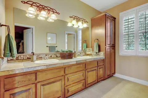 Bath - 11745 Rainbow Rd, Grass Valley, CA 95949 photo 4 of 7