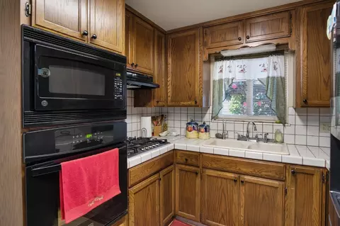 Kitchen - 634 Mamilane, Modesto, CA 95351 photo 1 of 5