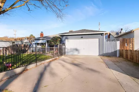 Exterior - 634 Mamilane, Modesto, CA 95351 photo 2 of 9