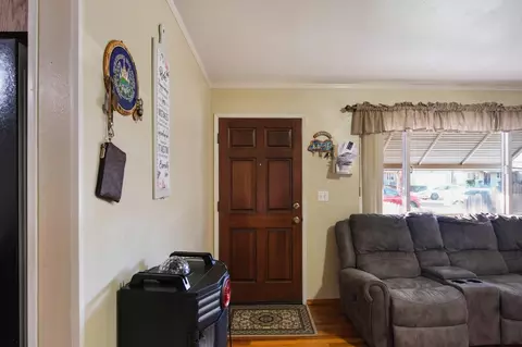 Entry Way - 634 Mamilane, Modesto, CA 95351 photo 1 of 2