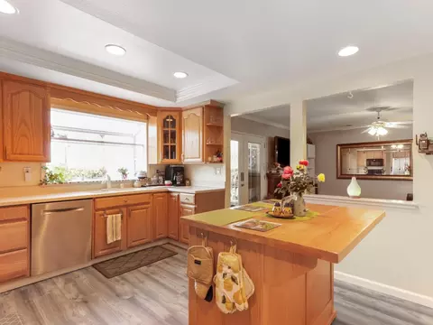 Kitchen - 124 Walnut Ct, Hercules, CA 94547 photo 1 of 6