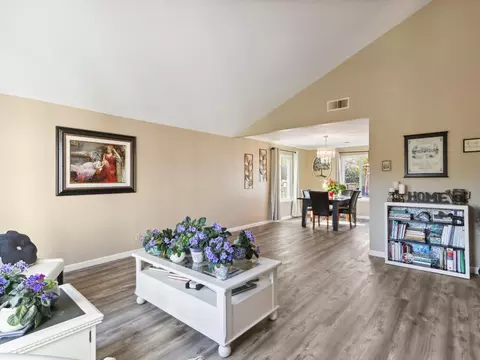 Living - 124 Walnut Ct, Hercules, CA 94547 photo 4 of 7