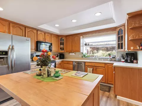 Kitchen - 124 Walnut Ct, Hercules, CA 94547 photo 2 of 6