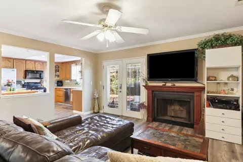Entry Way - 124 Walnut Ct, Hercules, CA 94547 photo 2 of 7