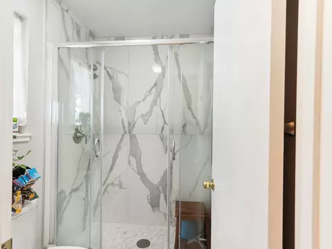 Bath - 124 Walnut Ct, Hercules, CA 94547 photo 2 of 6