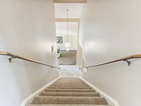 Entry Way - 124 Walnut Ct, Hercules, CA 94547 photo 6 of 7