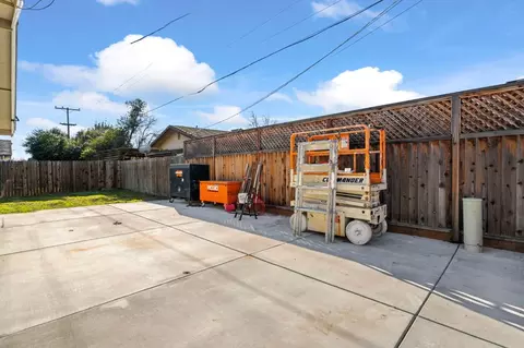 Exterior - 1355 Audrey Dr, Tracy, CA 95376 photo 6 of 8