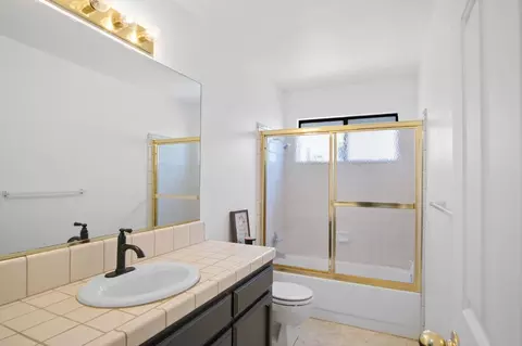 Bath - 1208 Moffett Rd, Modesto, CA 95351 photo 1 of 1