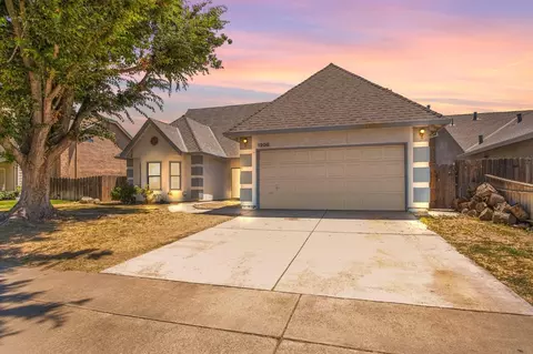 Exterior - 1208 Moffett Rd, Modesto, CA 95351 photo 2 of 3