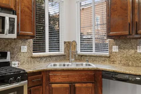 925 Courtyards Loop, Lincoln, CA 95648 photo 10
