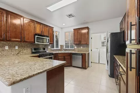 925 Courtyards Loop, Lincoln, CA 95648 photo 9