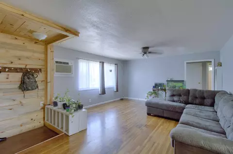 Living - 19 Sunset Dr, Willows, CA 95988 photo 1 of 2