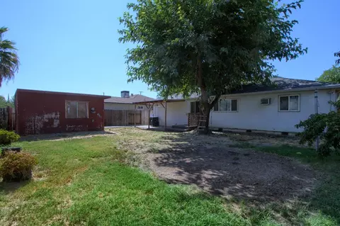 Exterior - 19 Sunset Dr, Willows, CA 95988 photo 2 of 4