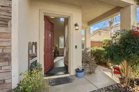1668 Sparrowhawk St, Manteca, CA 95337 photo 4
