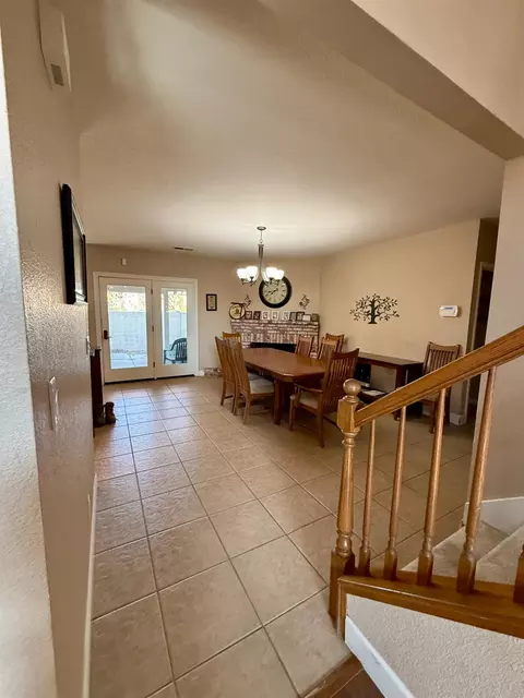 Entry Way - 217 Castile Ln, Turlock, CA 95382 photo 1 of 2