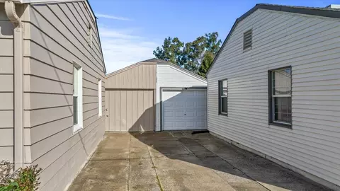 19057 E Front St, Linden, CA 95236 photo 5