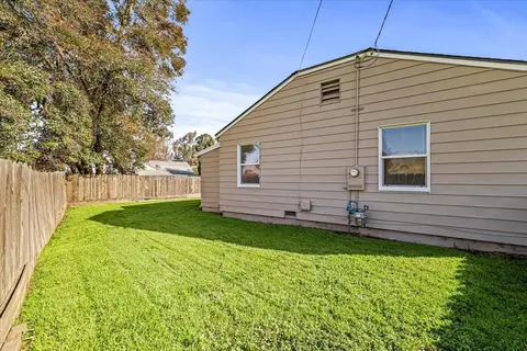 19057 E Front St, Linden, CA 95236 photo 23