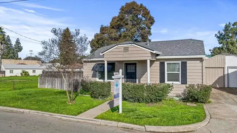 19057 E Front St, Linden, CA 95236 photo 2