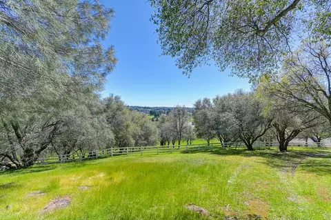 Exterior - 5487 Comstock Rd, Placerville, CA 95667 photo 28 of 34