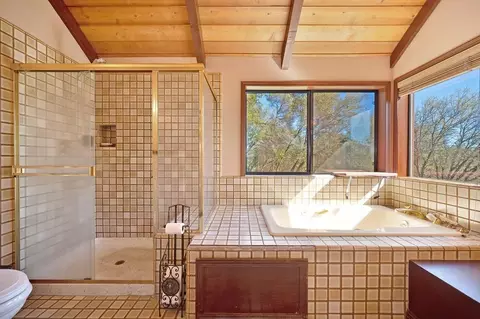 Bath - 5487 Comstock Rd, Placerville, CA 95667 photo 5 of 5
