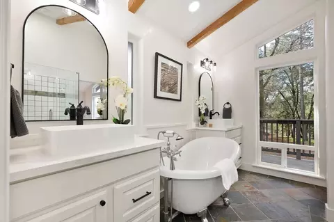 Bath - 4945 Logans Ln, Placerville, CA 95667 photo 4 of 9