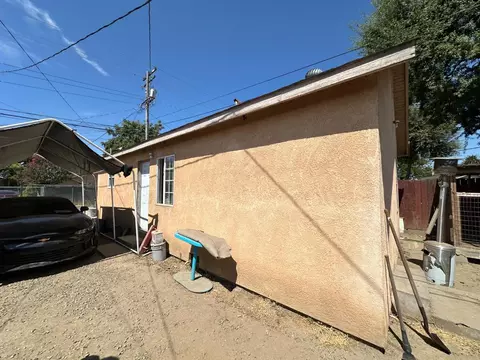 Exterior - 423 14th St, Modesto, CA 95354 photo 8 of 9