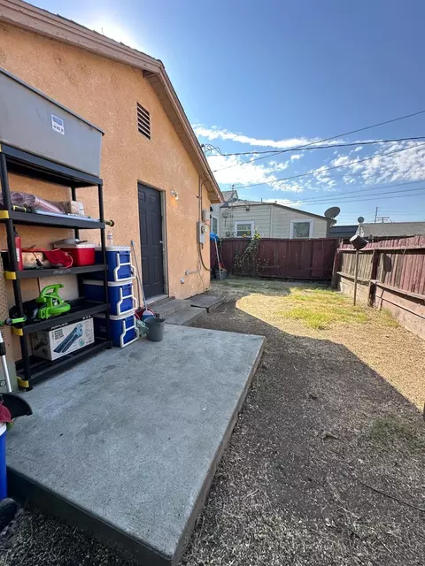 Exterior - 423 14th St, Modesto, CA 95354 photo 6 of 9