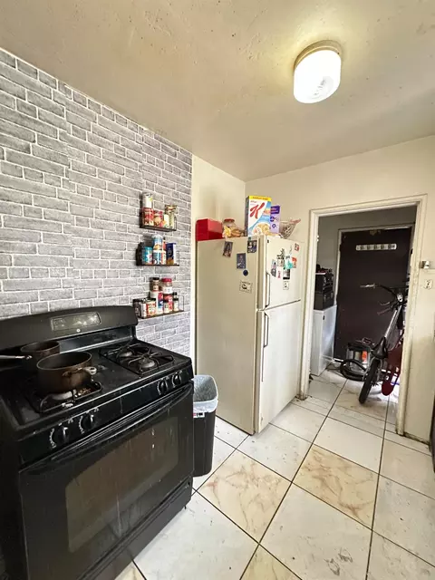 908 S Madison St, Modesto, CA 95351 photo 23