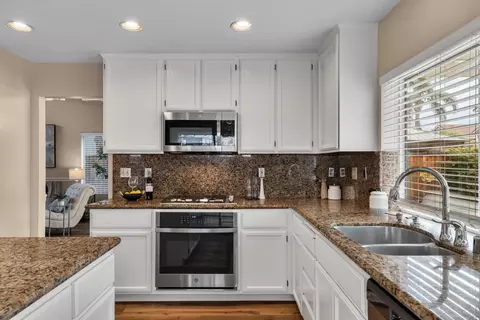 Kitchen - 1366 Mansfield St, Tracy, CA 95376 photo 3 of 6