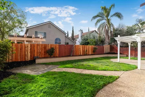 Exterior - 1366 Mansfield St, Tracy, CA 95376 photo 4 of 8