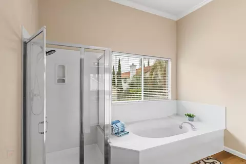 Bath - 1366 Mansfield St, Tracy, CA 95376 photo 3 of 4