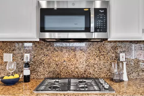 Kitchen - 1366 Mansfield St, Tracy, CA 95376 photo 4 of 6