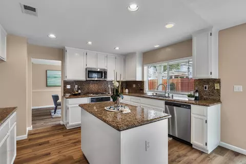 Kitchen - 1366 Mansfield St, Tracy, CA 95376 photo 2 of 6
