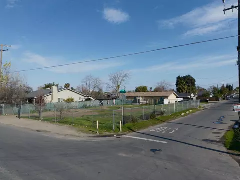 703 Erickson Ave, Modesto, CA 95351 photo 2