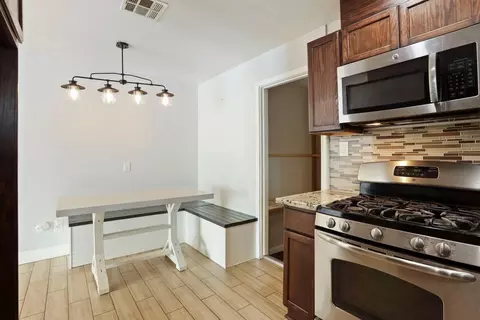 Kitchen - 633 Hudson Ln, Modesto, CA 95351 photo 4 of 5