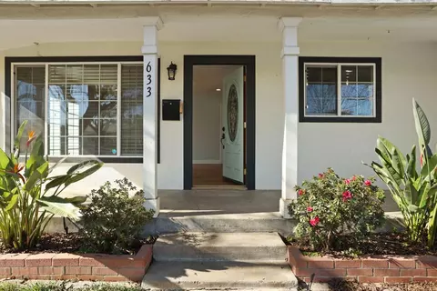 Exterior - 633 Hudson Ln, Modesto, CA 95351 photo 7 of 14