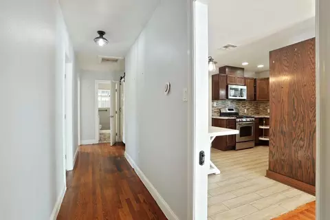 Entry Way - 633 Hudson Ln, Modesto, CA 95351 photo 1 of 1