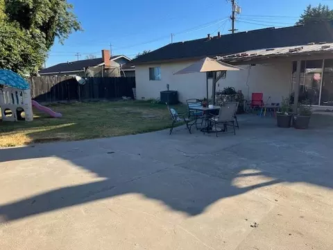 1680 W Shirley Ct, Modesto, CA 95358 photo 17