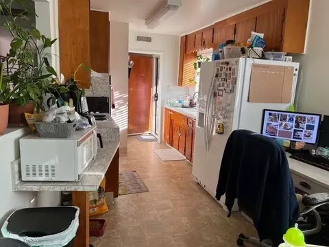 1680 W Shirley Ct, Modesto, CA 95358 photo 3