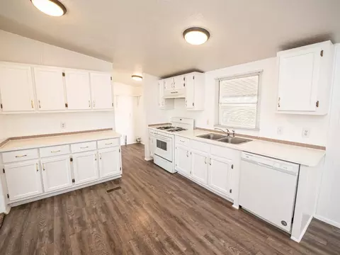 2545 S East Ave I #13, Lancaster, CA 93535 photo 1