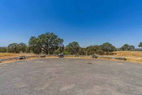 7351 Ricks Ct, Burson, CA 95225 photo 2