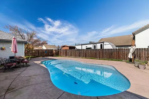 Exterior - 2005 Cheyenne Way, Modesto, CA 95356 photo 8 of 10